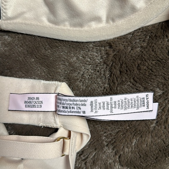 INCREDIBLE By VICTORIA SECRET Unlined Plunge Sz 34DD - Picture 5 of 7